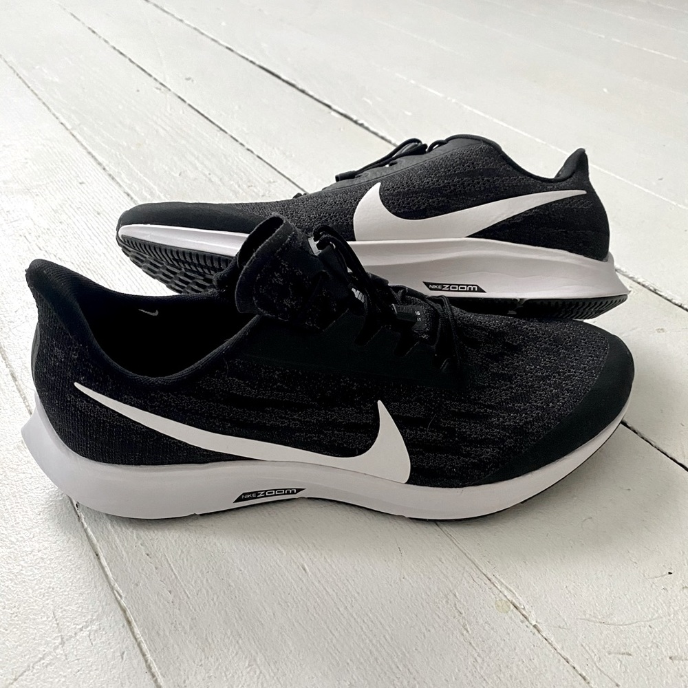 Nike Women’s Zoom Pegasus 36 Flyease 9.5